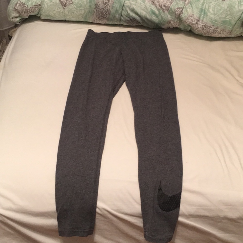 Small grey Nike full length leggings